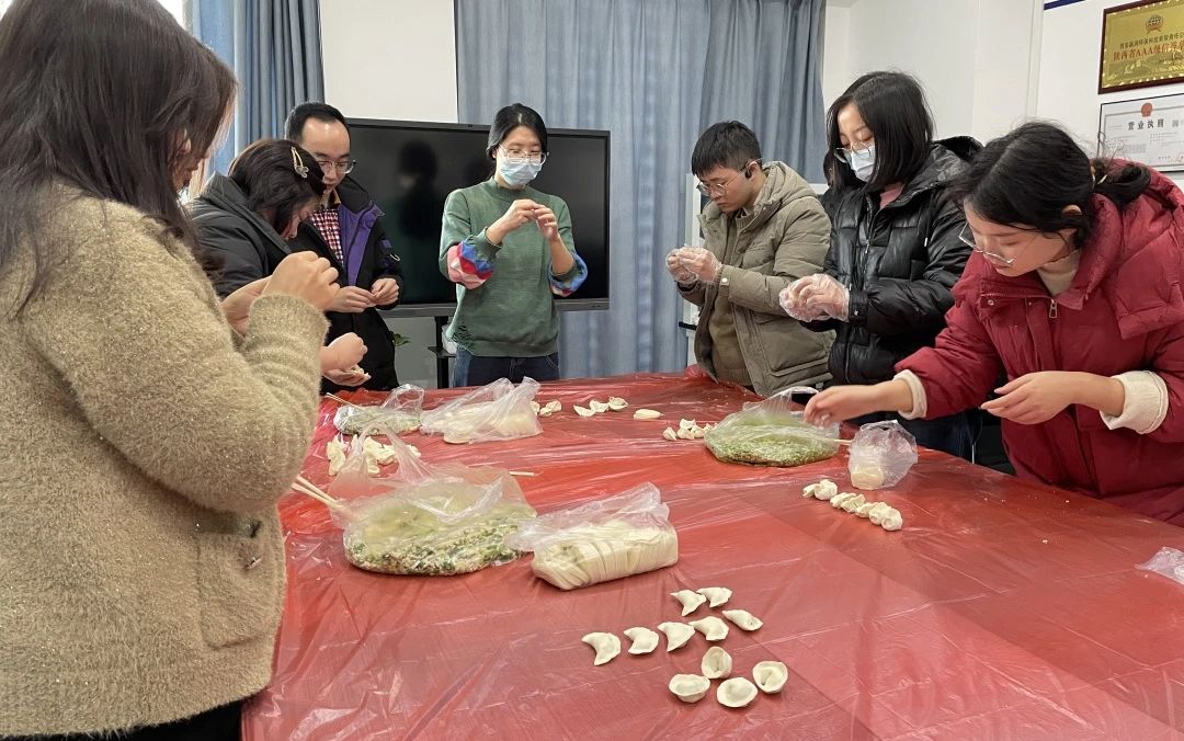 贏潤集團 | 迎冬至，包餃子，共繪溫馨畫卷！